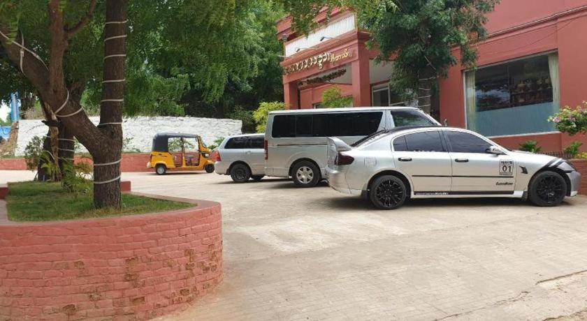 Law Ka Thit Sar Hotel New Bagan Bagian luar foto